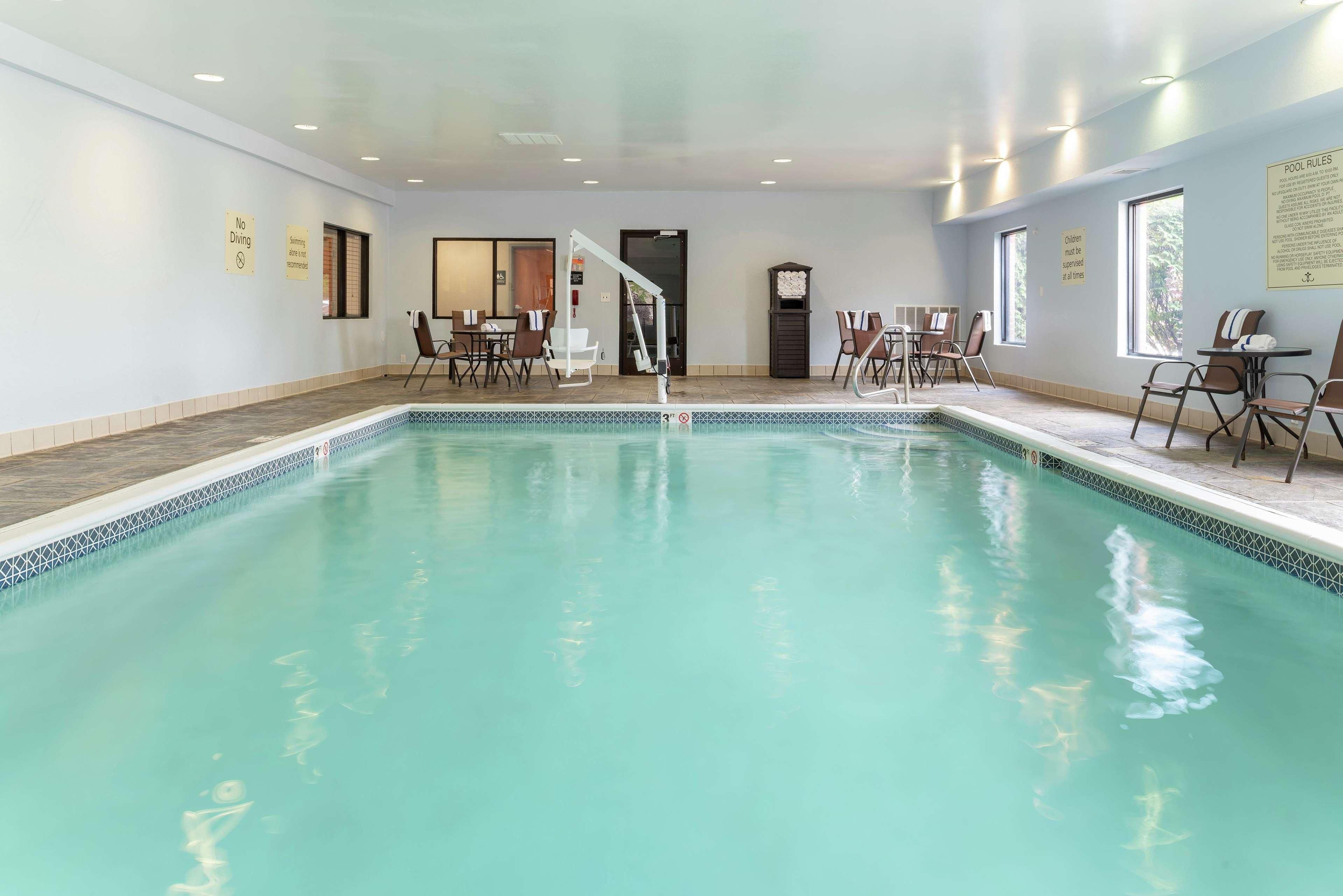 Hampton Inn Akron-South Екстериор снимка