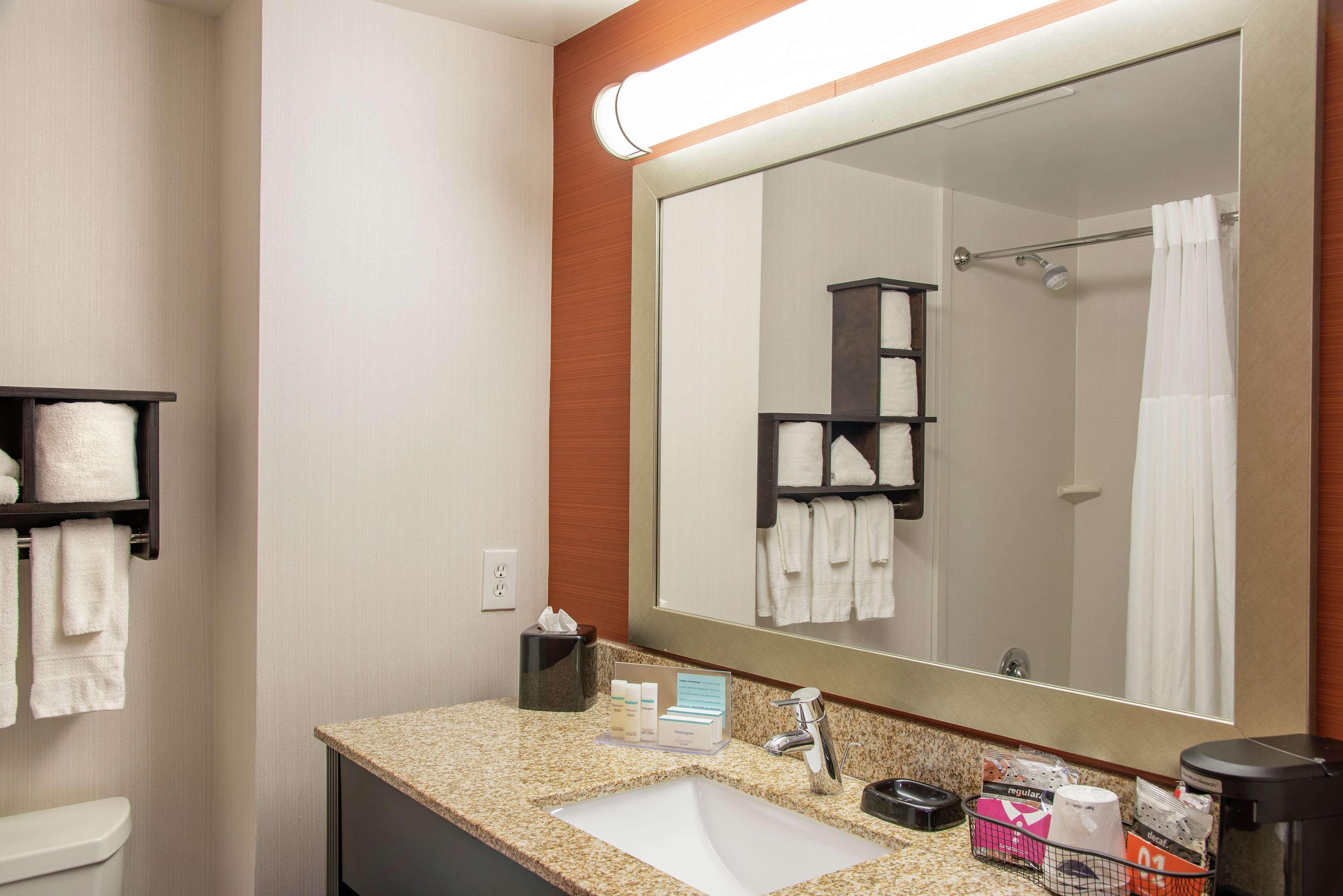 Hampton Inn Akron-South Екстериор снимка