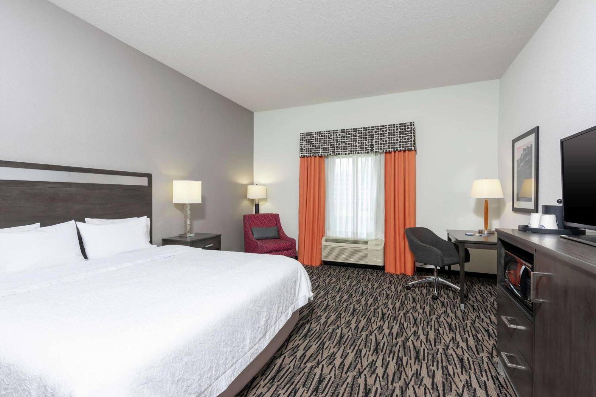 Hampton Inn Akron-South Екстериор снимка