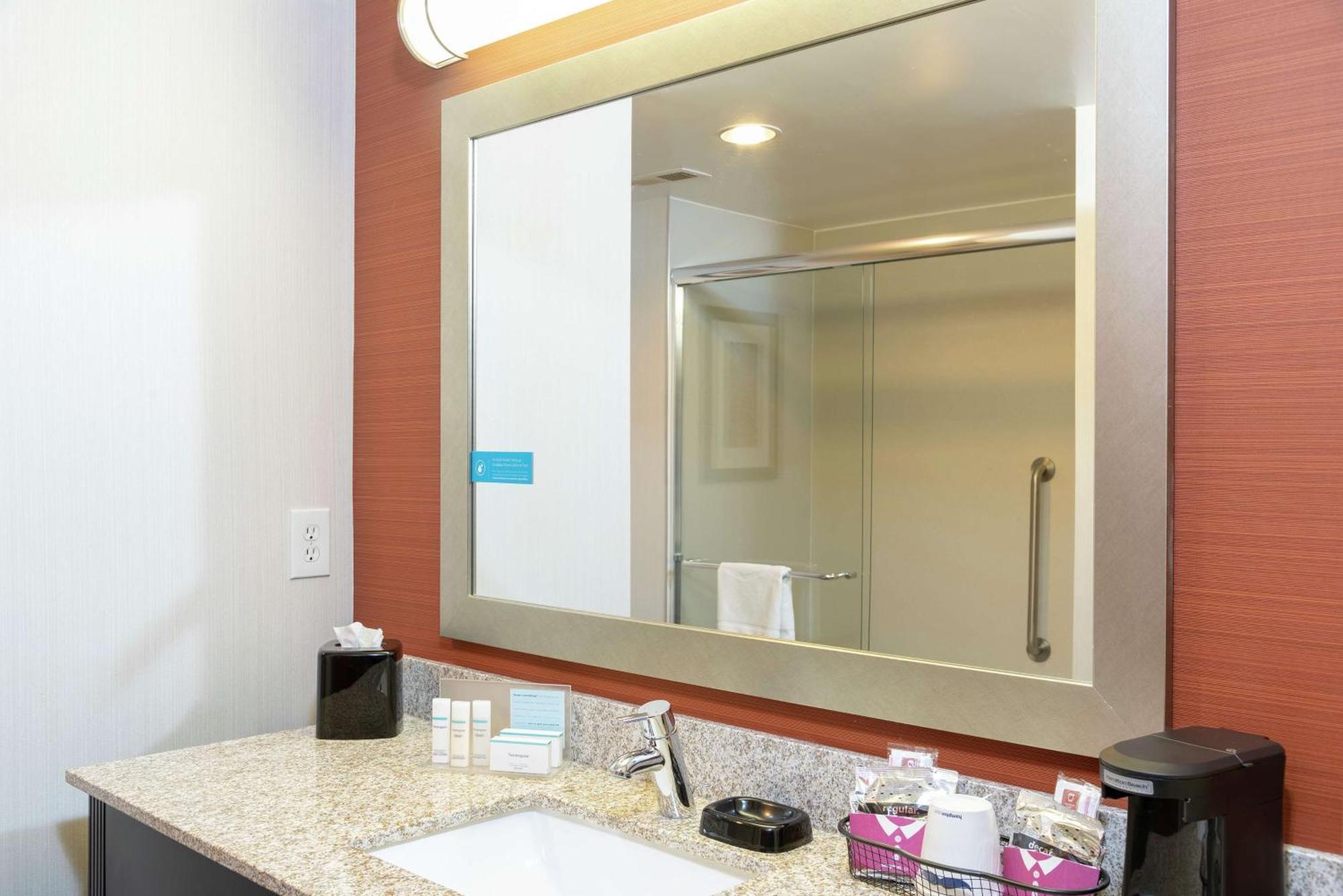 Hampton Inn Akron-South Екстериор снимка