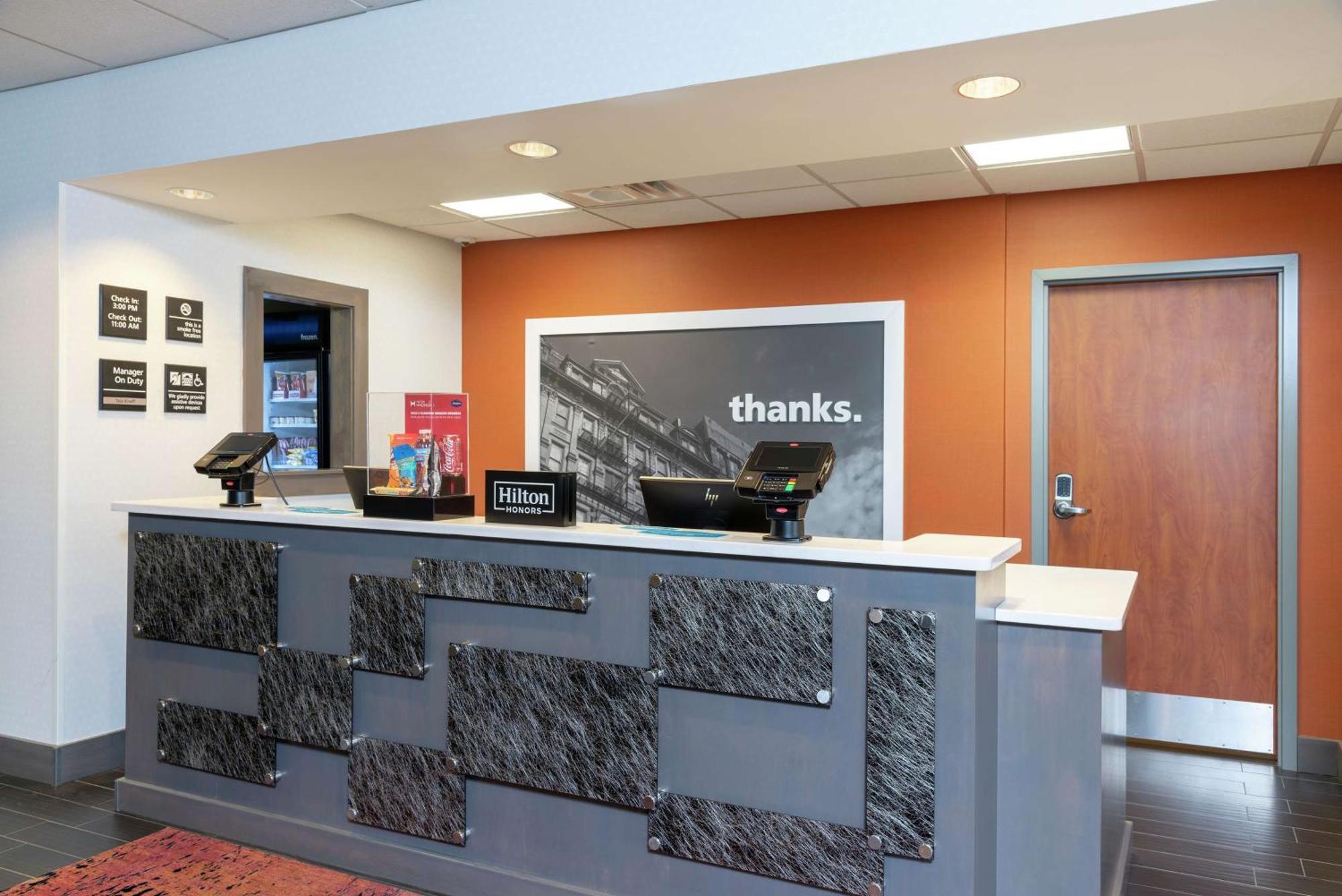 Hampton Inn Akron-South Екстериор снимка