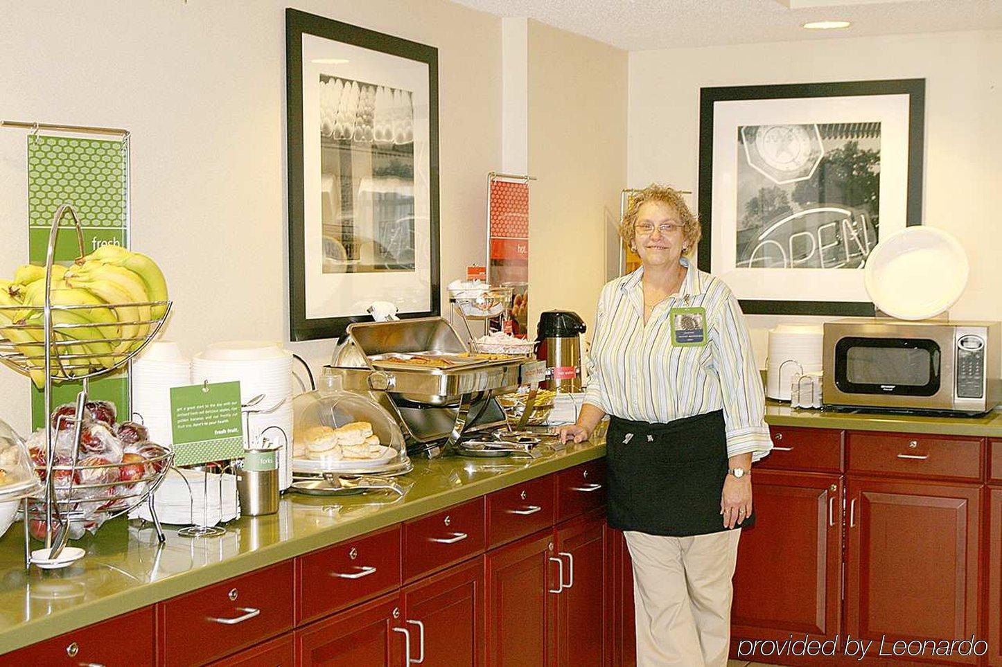 Hampton Inn Akron-South Ресторант снимка